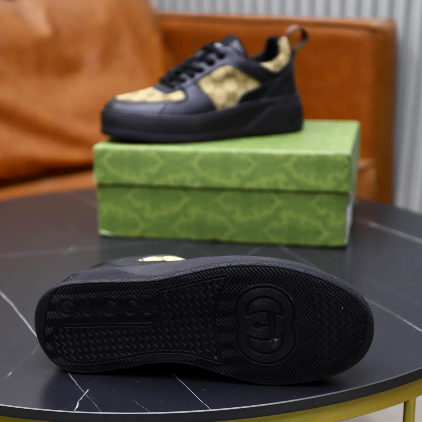Ex-factory price: 420💰🙅‍♂️🙅‍♂️🙅‍♂️ Brand: GUCCI Standard code: 38-44 (45 customized) Grade: Same as the official website Material: Original cowhide material spliced with brand cloth Comfortable and breathable lining Lightweight and wear-resistant sports outsole Style category: Men's fashion casual shoes Running sports shoes Distinguished luxury brand elements Top luxury color: actual picture color